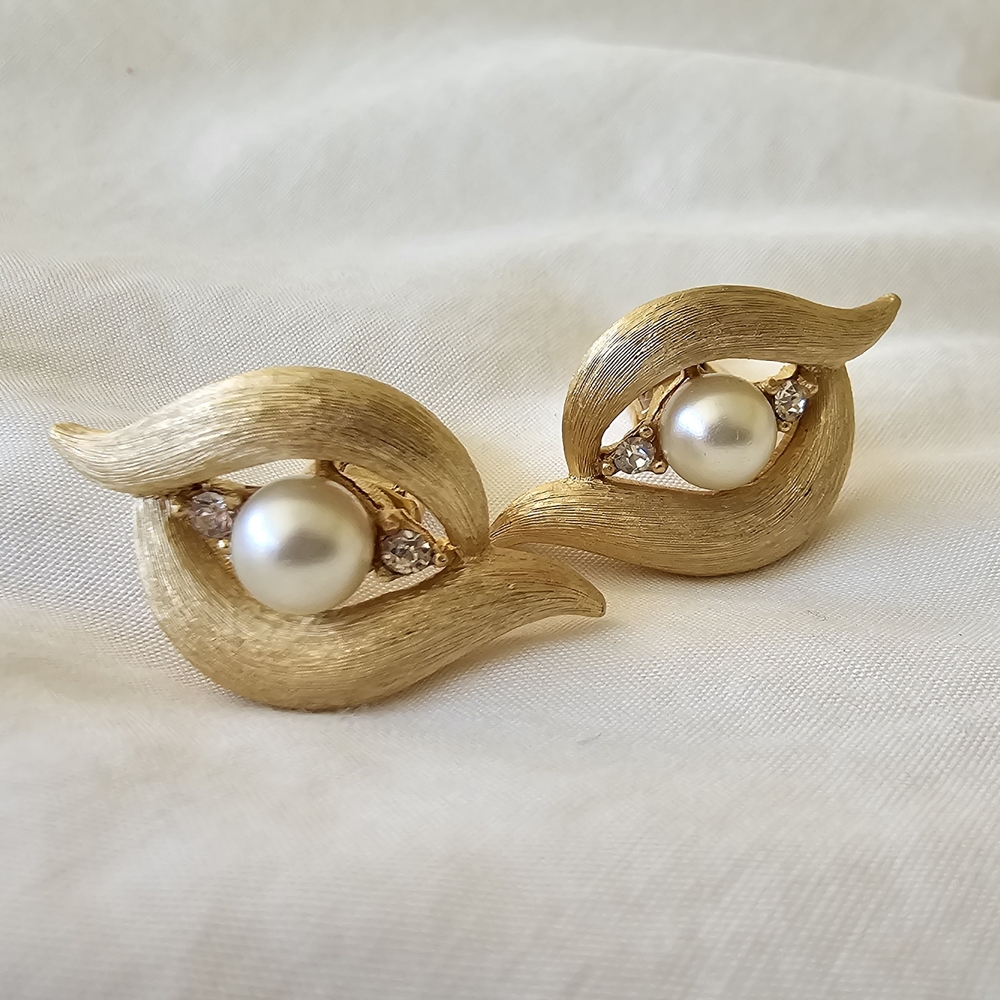 Rare Vintage Crown Trifari Goldtone Cufflinks